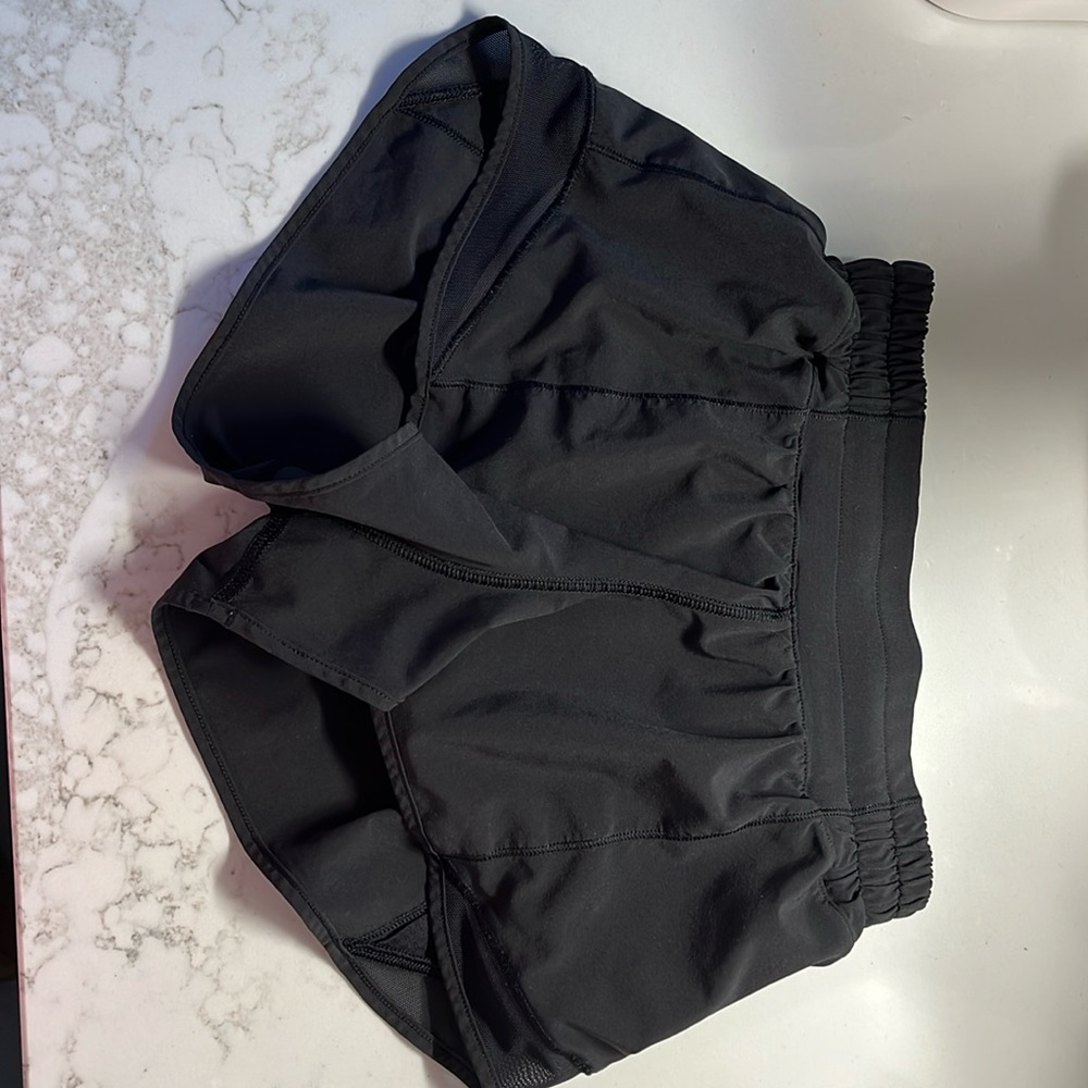 Lululemon size 4 black hotty hot 2.5 inch shorts